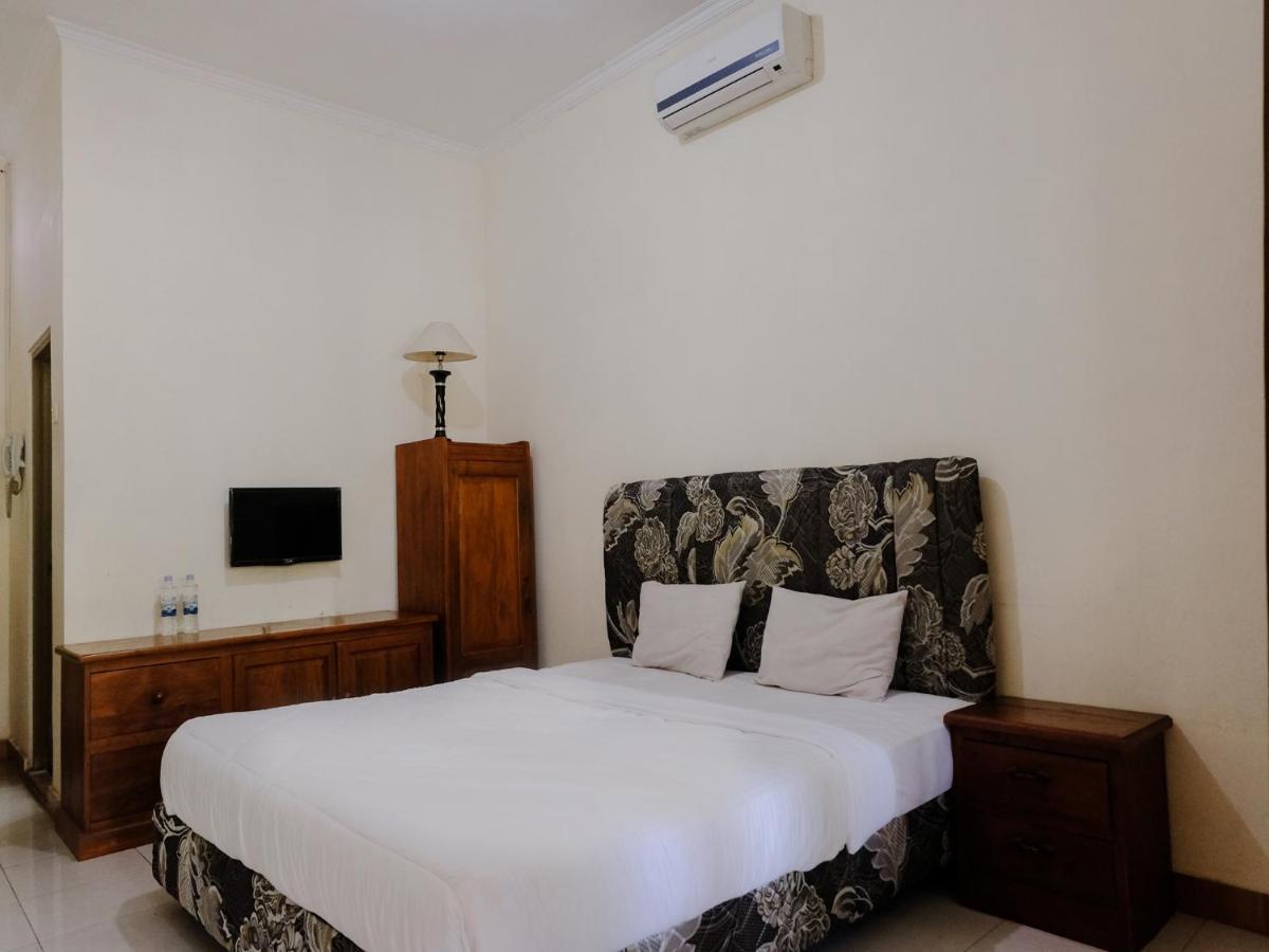 Hotel Mahkota Plengkung By Ecommerceloka Banyuwangi  Εξωτερικό φωτογραφία