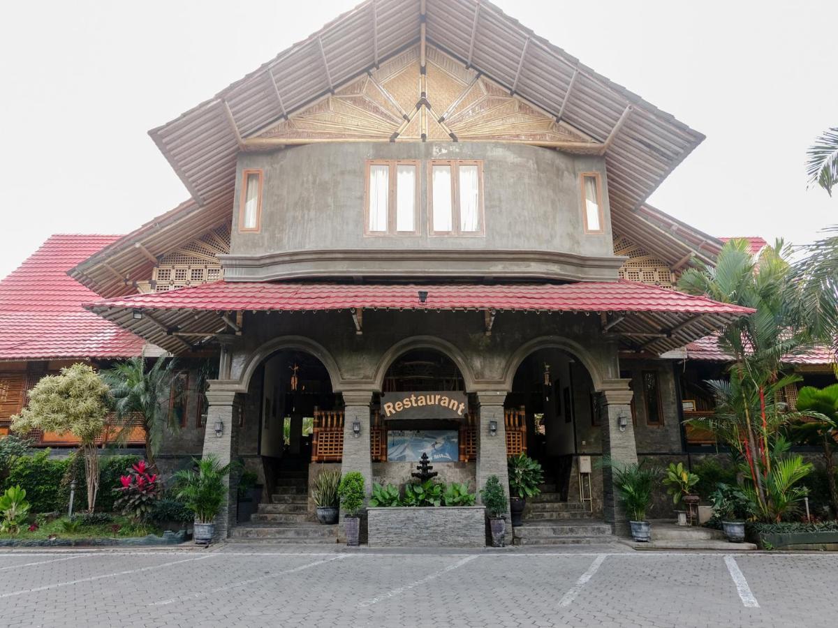 Hotel Mahkota Plengkung By Ecommerceloka Banyuwangi  Εξωτερικό φωτογραφία
