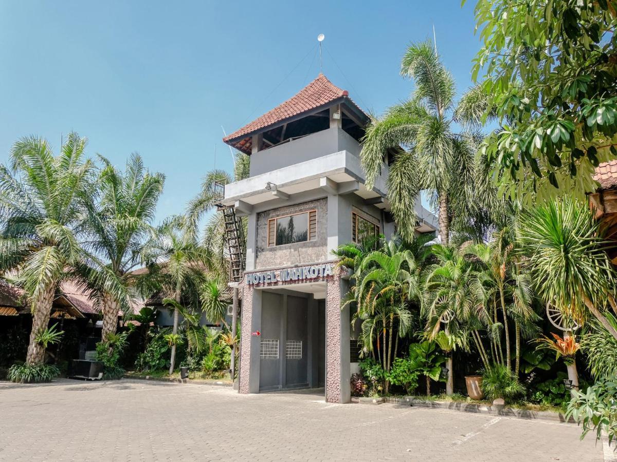 Hotel Mahkota Plengkung By Ecommerceloka Banyuwangi  Εξωτερικό φωτογραφία