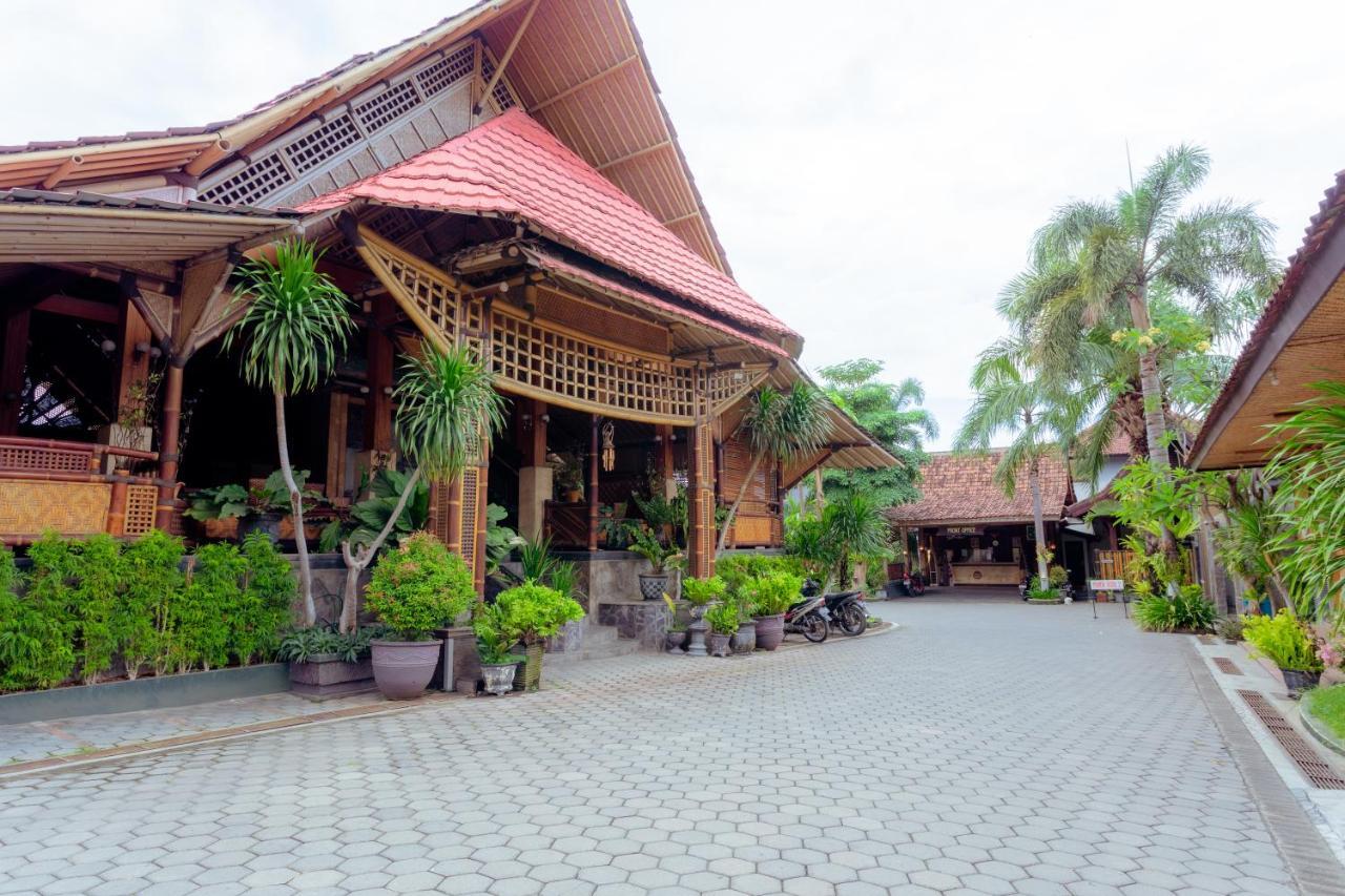 Hotel Mahkota Plengkung By Ecommerceloka Banyuwangi  Εξωτερικό φωτογραφία