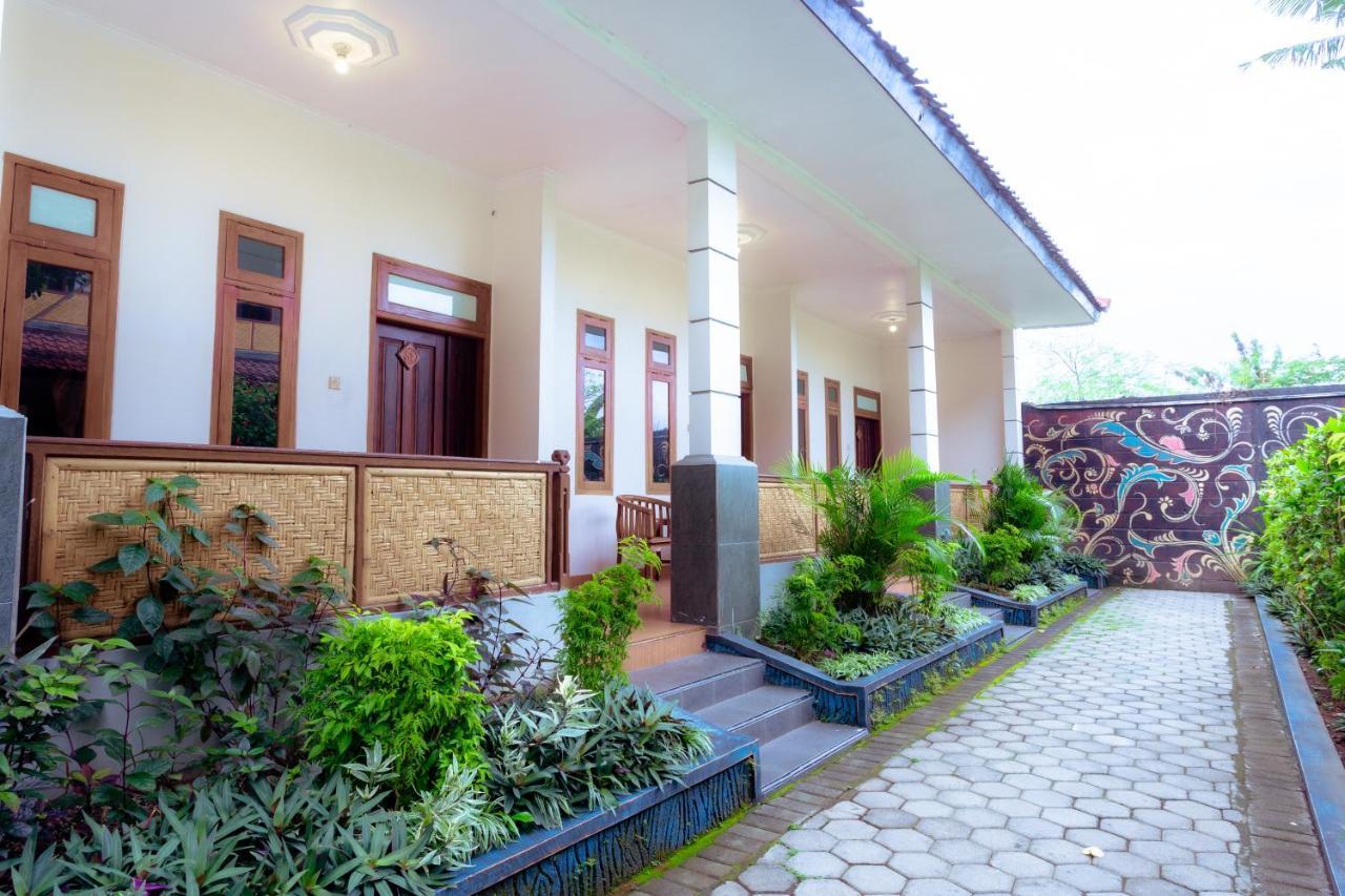 Hotel Mahkota Plengkung By Ecommerceloka Banyuwangi  Εξωτερικό φωτογραφία