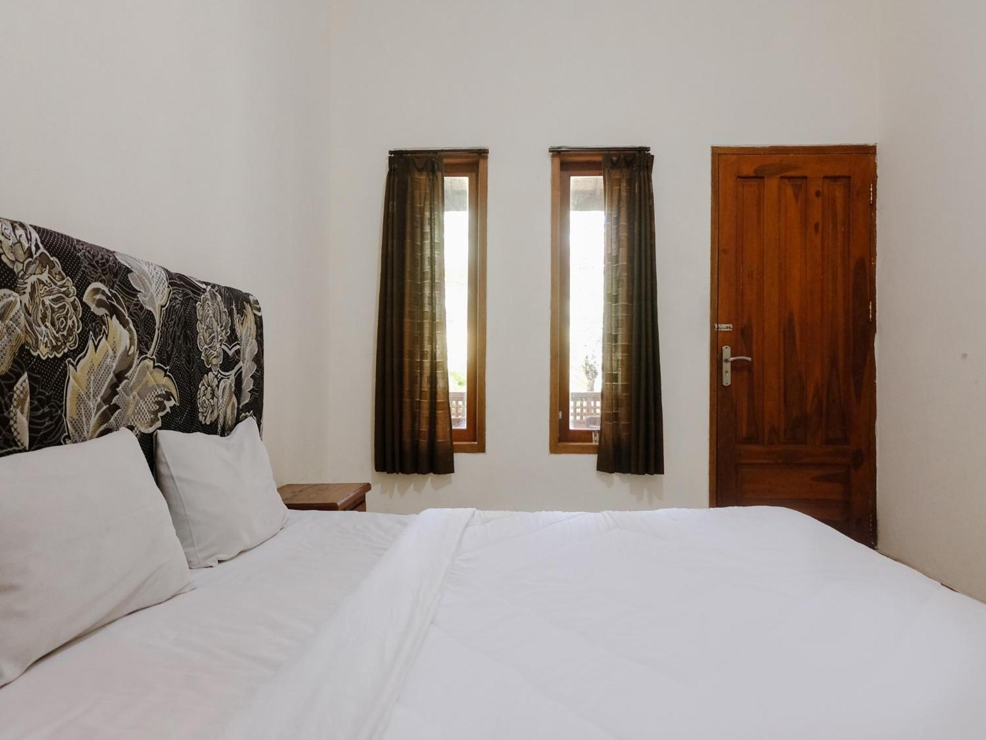 Hotel Mahkota Plengkung By Ecommerceloka Banyuwangi  Δωμάτιο φωτογραφία