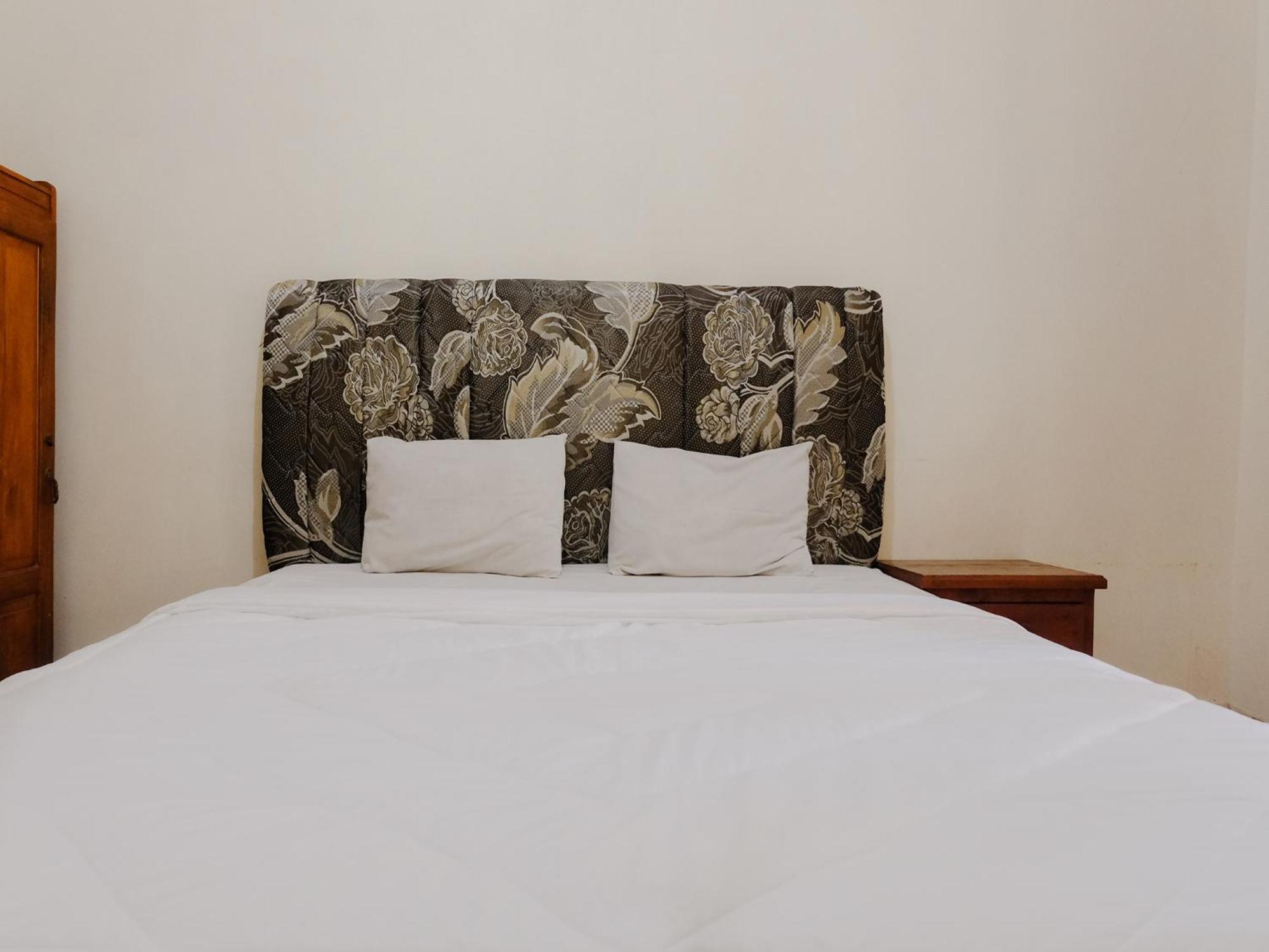 Hotel Mahkota Plengkung By Ecommerceloka Banyuwangi  Δωμάτιο φωτογραφία