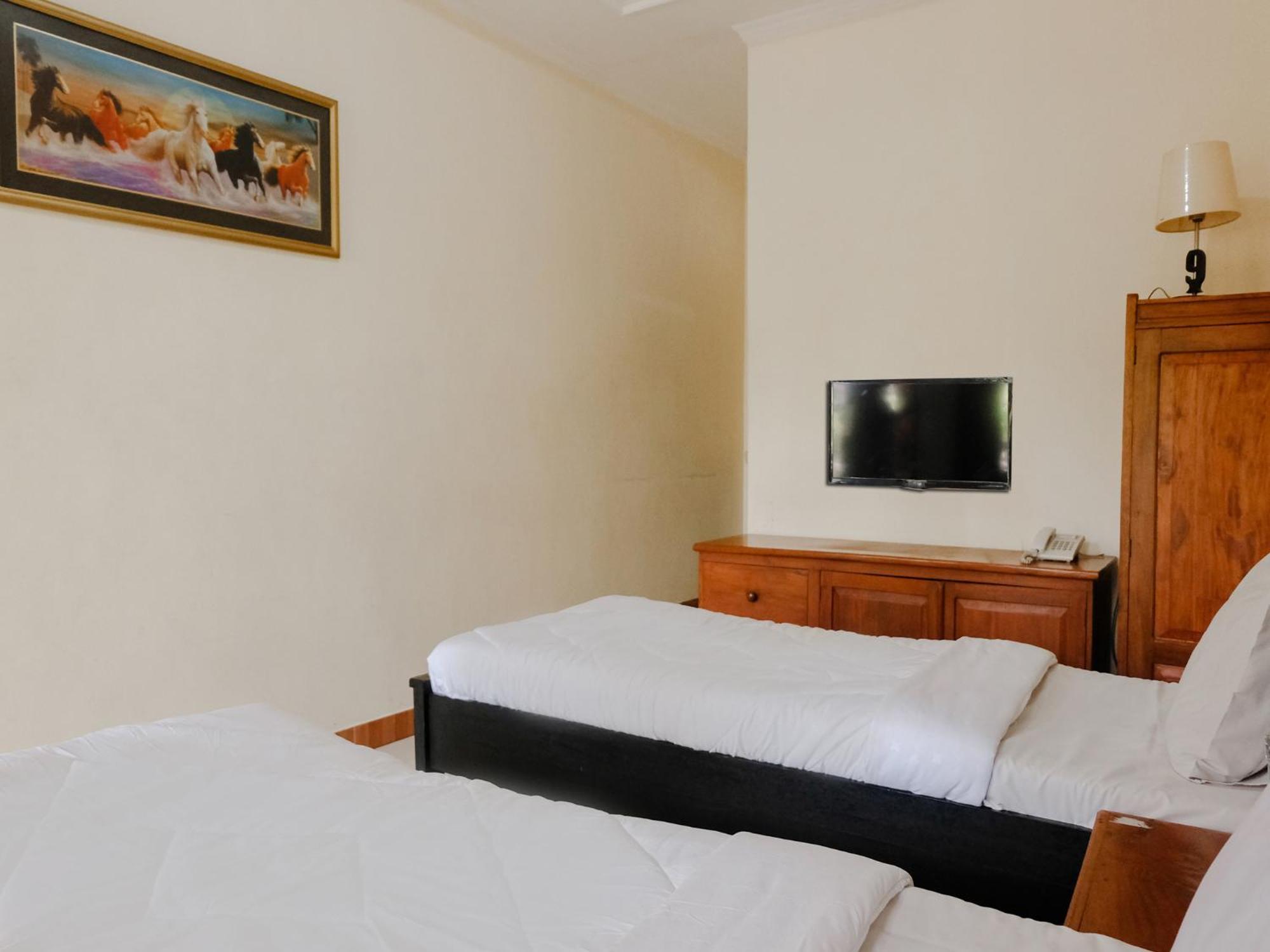 Hotel Mahkota Plengkung By Ecommerceloka Banyuwangi  Δωμάτιο φωτογραφία