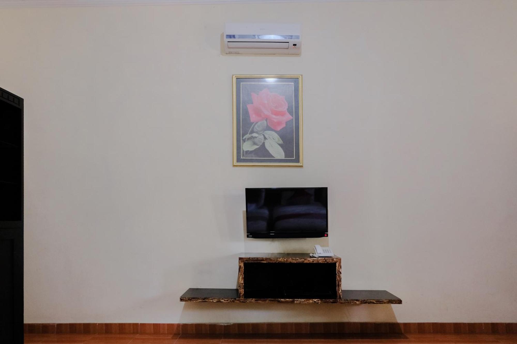 Hotel Mahkota Plengkung By Ecommerceloka Banyuwangi  Εξωτερικό φωτογραφία